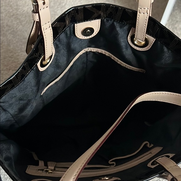 Michael Kors Black and Tan Monogram Tote - like new condition hardly used - Picture 4 of 4
